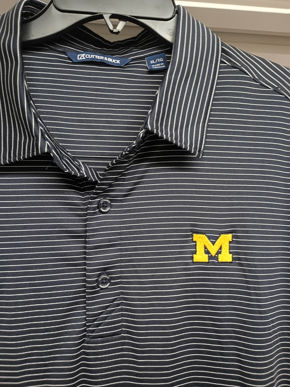 Cutter & Buck Navy Striped Polo with Yellow 'M' Logo Men's Size XL - Picture 2 of 4
